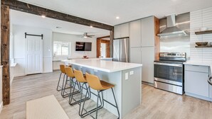 Unclassified image, 4 of 32, button - Phoenix Home Near South Mountain Preserve Trails! (Phoenix)