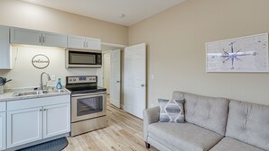 Apartment (1 Bedroom) | Interior - Lake Ozark Apartment w/ Balcony < 1 Mi to Water! (Lake Ozark)