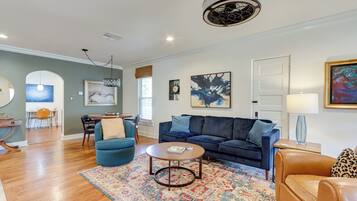 Cottage (2 Bedrooms) | Front of property