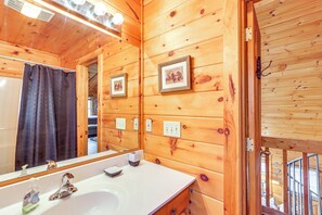 House (2 Bedrooms) | Interior - Peaceful Cabin w/ Hot Tub: 11 Mi to Blue Ridge! (Epworth)