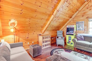 House (2 Bedrooms) | Interior - Peaceful Cabin w/ Hot Tub: 11 Mi to Blue Ridge! (Epworth)
