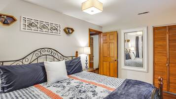 2 bedrooms, iron/ironing board, bed sheets