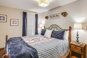 2 室のベッドルーム、アイロン / アイロン台、ベッドシーツ