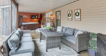 Troy Apartment w/ Hot Tub, Pool Table + Fire Pit!