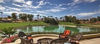 Pet-friendly Palm Desert Retreat: Golf Course View