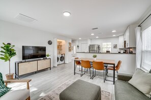 Interior - Modern Florida Bungalow: 3 Miles to Winter Garden! (Winter Garden)