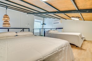 Apartment (0 Bedroom) | Interior - Modern Studio ~ 2 Mi to MSU in Starkville! (Starkville)