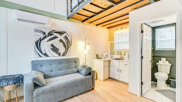 Apartment (0 Bedroom) | Interior