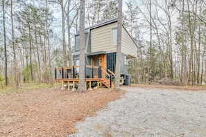Apartment (0 Bedroom) | Interior - Modern Studio ~ 2 Mi to MSU in Starkville! (Starkville)