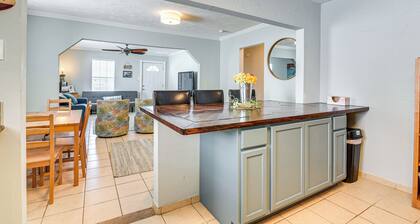 Convenient Galveston Home < 1 Mi to Beach!