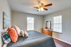 3 bedrooms, laptop workspace, iron/ironing board, free cribs/infant beds
