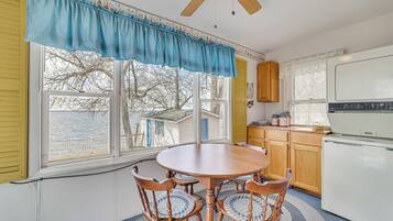 Cottage (2 Bedrooms) | Interior