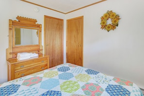 Cottage (2 Bedrooms) | Interior - Waterfront Family Cottage on Lake Champlain (Swanton)