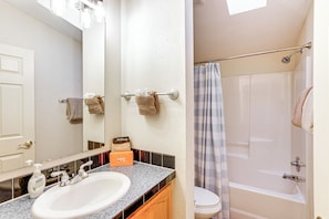 Interior - Bayfield Retreat, 9 Mi to Vallecito Reservoir! (Bayfield)