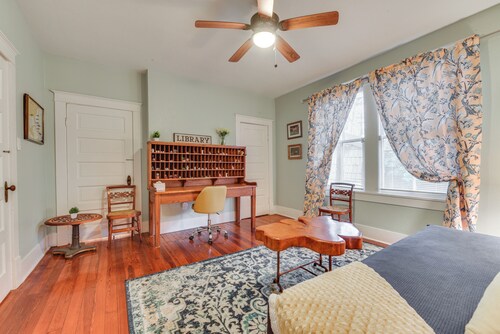 Baton Rouge Cottage w/ Fenced Yard: Near Downtown!