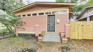 Cottage (3 Bedrooms) | Interior