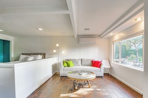Apartment (0 Bedroom) | Interior - Palm Springs Studio w/ Outdoor Oasis & Hot Tub! (Palm Springs)