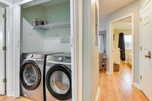 Apartment (2 Bedrooms) | Interior - 1 Mi to Boardwalk & Dtwn: Myrtle Beach Condo (Myrtle Beach)