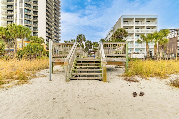 Interior - 1 Mi to Boardwalk & Dtwn: Myrtle Beach Condo (Myrtle Beach)