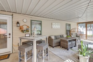 Apartment (2 Bedrooms) | Front of property