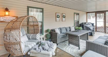 'foxes Den' w/ Hot Tub, Pool Table & Fire Pit!