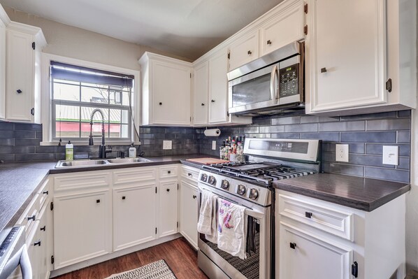 House (2 Bedrooms) | Interior - 2 Mi to Dtwn: Austin Gem w/ Patio & Yard (Austin)