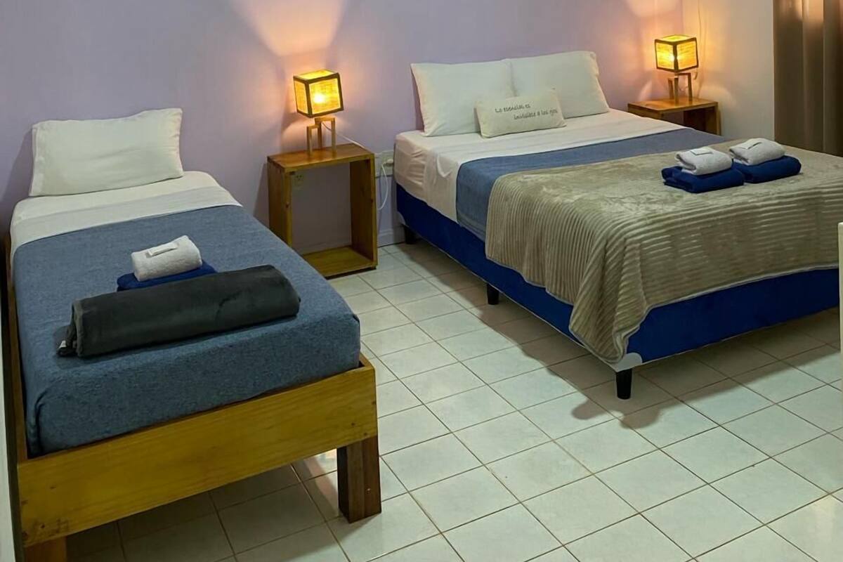 Classic-Dreibettzimmer | Bügeleisen/Bügelbrett, kostenloses WLAN