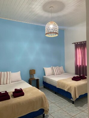 Classic-Vierbettzimmer | Bügeleisen/Bügelbrett, kostenloses WLAN