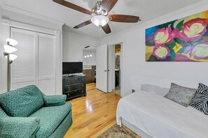 2 dormitorios, tabla de planchar con plancha, wifi y ropa de cama