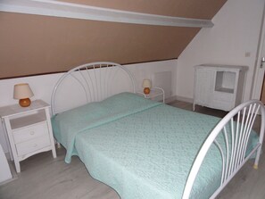 3 chambres, fer et planche Ă repasser, lit parapluie, Wi-Fi gratuit