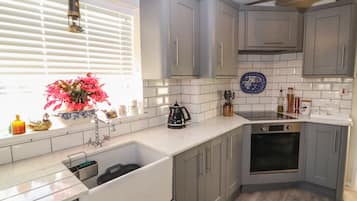 Electric kettle, cookware/dishes/utensils
