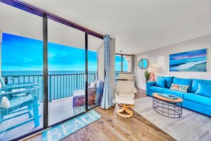 TV - Luxurious Condo w/Jacuzzi and Floor to ceiling glass (Myrtle Beach)