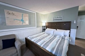 Tabla de planchar con plancha, wifi y ropa de cama 