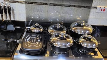 House | Private kitchen | Fridge, microwave, oven, electric kettle
