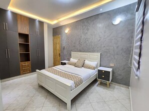 House | 3 bedrooms, iron/ironing board, free WiFi, bed sheets