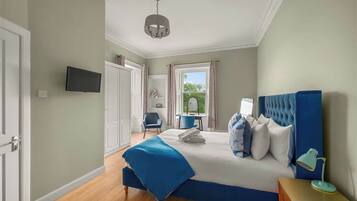 6 bedrooms, iron/ironing board, travel cot, free WiFi