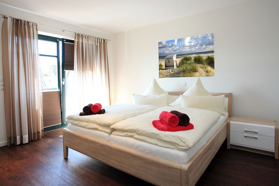 2 bedrooms, iron/ironing board, travel cot, free WiFi