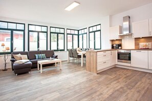 Fridge, oven, stovetop, dishwasher - Residenz zum Südstrand - Klappke (Borkum)