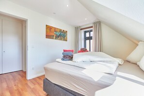 1 dormitorio, tabla de planchar con plancha, wifi gratis y ropa de cama