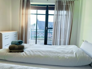 2 soverom, strykejern/-brett, reiseseng for barn og wi-fi (inkludert)