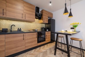 Oven, dishwasher, coffee/tea maker, electric kettle - City Center Apartment Rzeszów by Renters (Rzeszów)