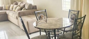 Remarkable 2-bed House in Discovery Bay