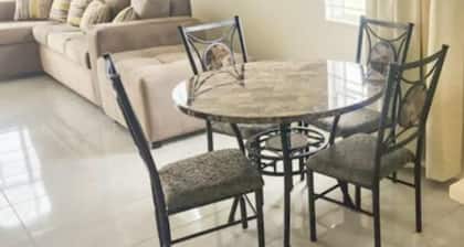 Remarkable 2-bed House in Discovery Bay