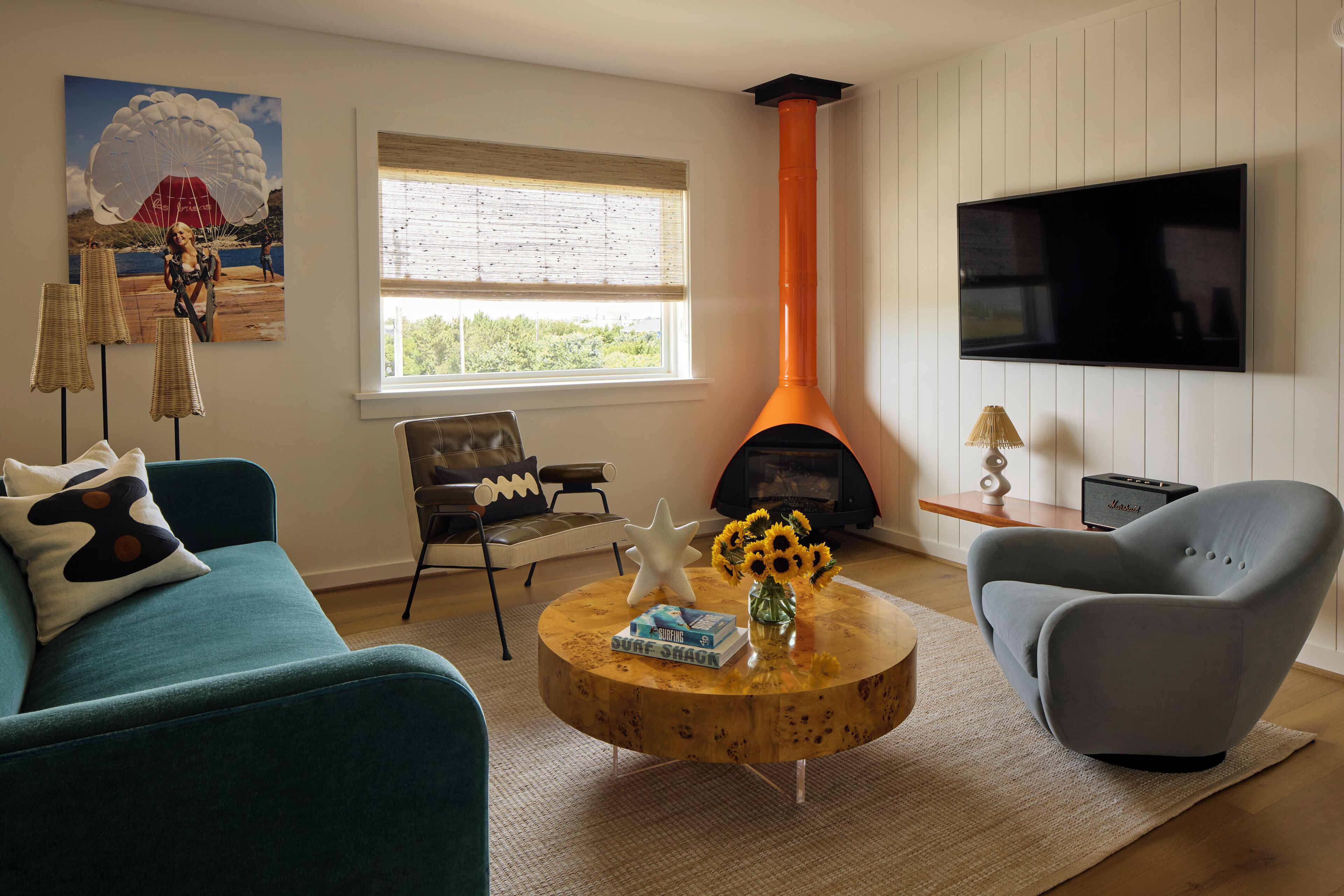 Een 50-inch smart-tv met digitale zenders en streamingdiensten