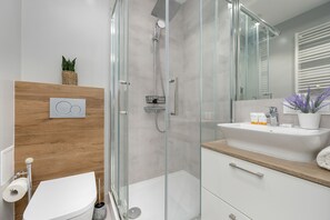 Apartment, 1 Bedroom, Balcony | Bathroom