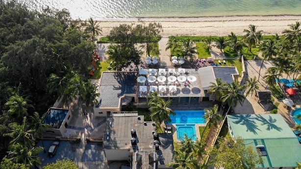 Exterior - Charchoma Accommodation- Wells Villa (Mombasa)