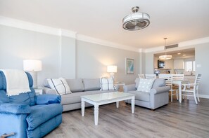 Smart TV, ping pong - Fantastic upgraded Station One condo (Wrightsville Beach)