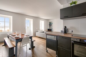 Frigorifero, microonde, forno, lavastoviglie