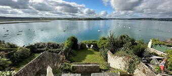 Exceptional view - Private waterfront access