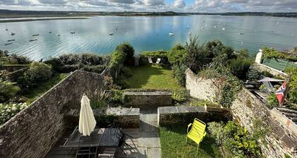 Exceptional view - Private waterfront access